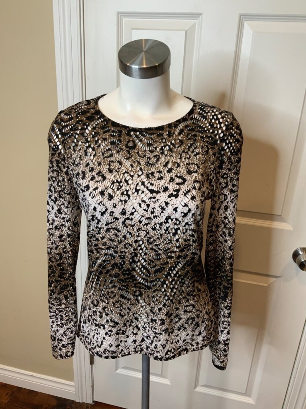 Joseph Ribkoff Brown White Leopard Print Perforated Lined Top, Size 6